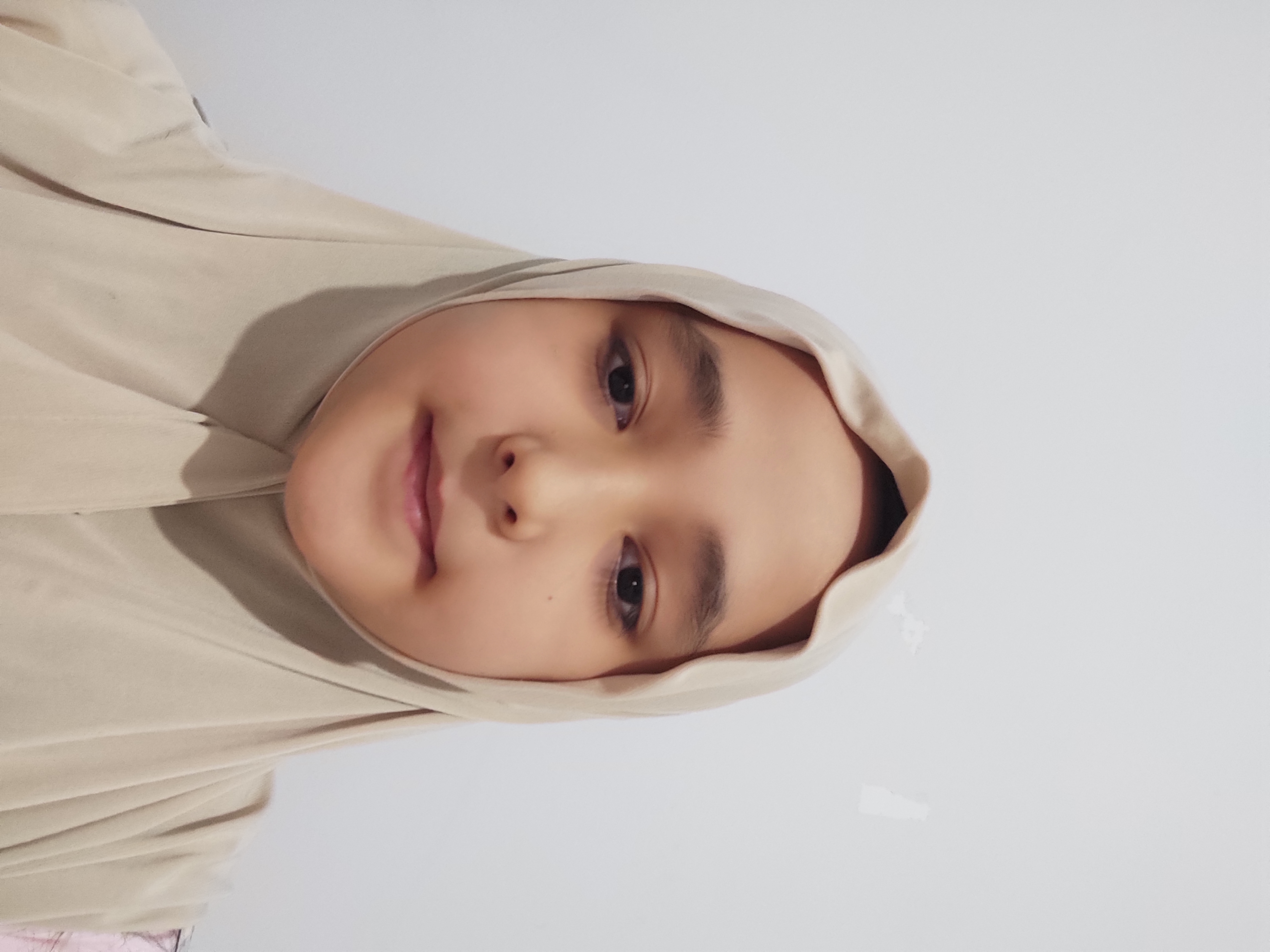 Profile Image of ئايشە ئەزىز