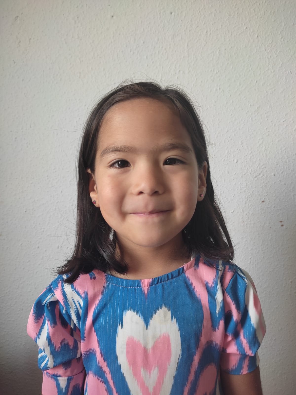 Profile Image of مۇنىبە ئابدۇكېرەم