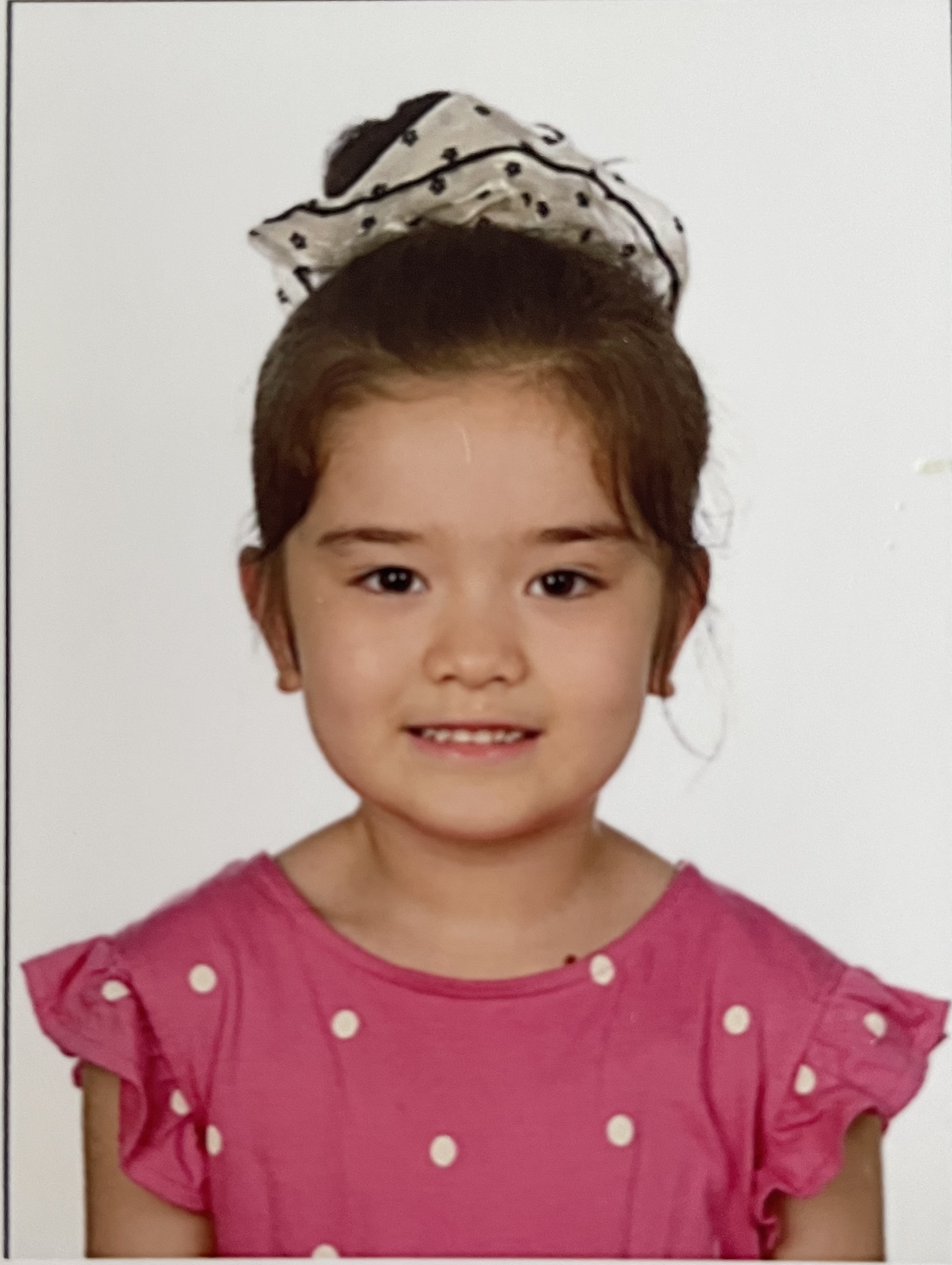 ئازرا ئەخمەت