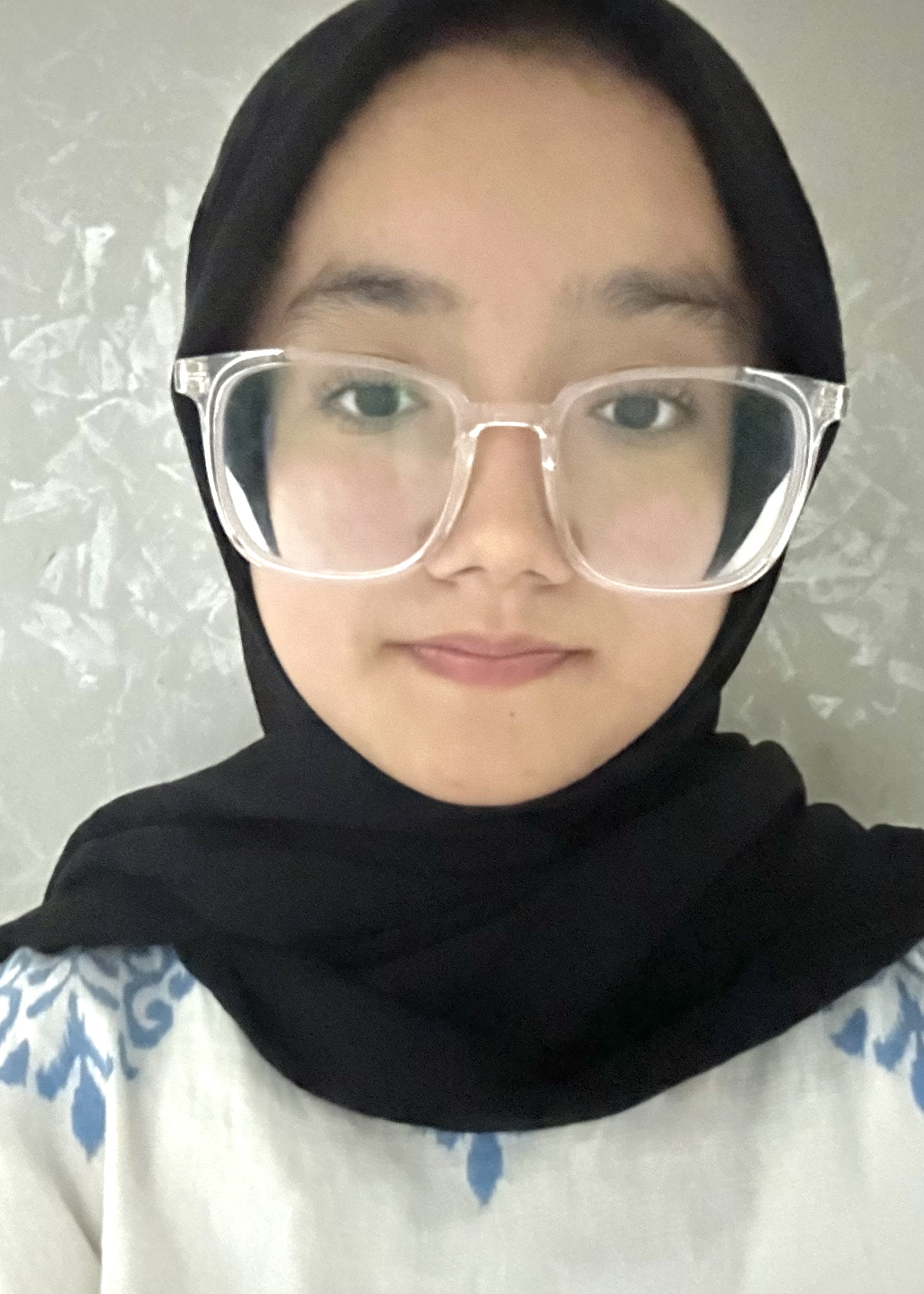 مۇبىنە ئۆمەر